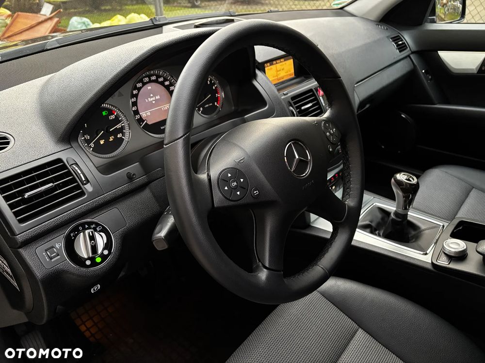 Mercedes-Benz Klasa C 180 Kompressor Avantgarde - 36