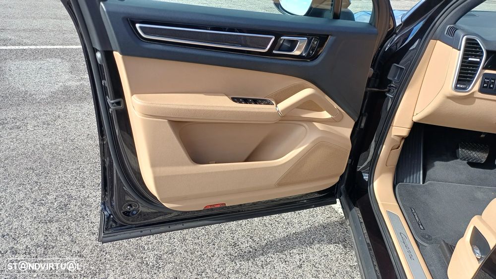 Porsche Cayenne - 15