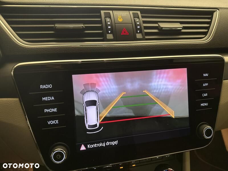 Skoda Superb 2.0 TDI SCR Style DSG - 16