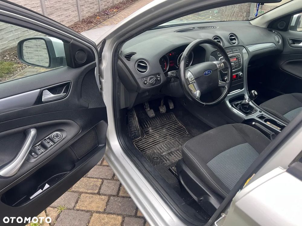 Ford Mondeo 2.0 TDCi Ambiente - 5