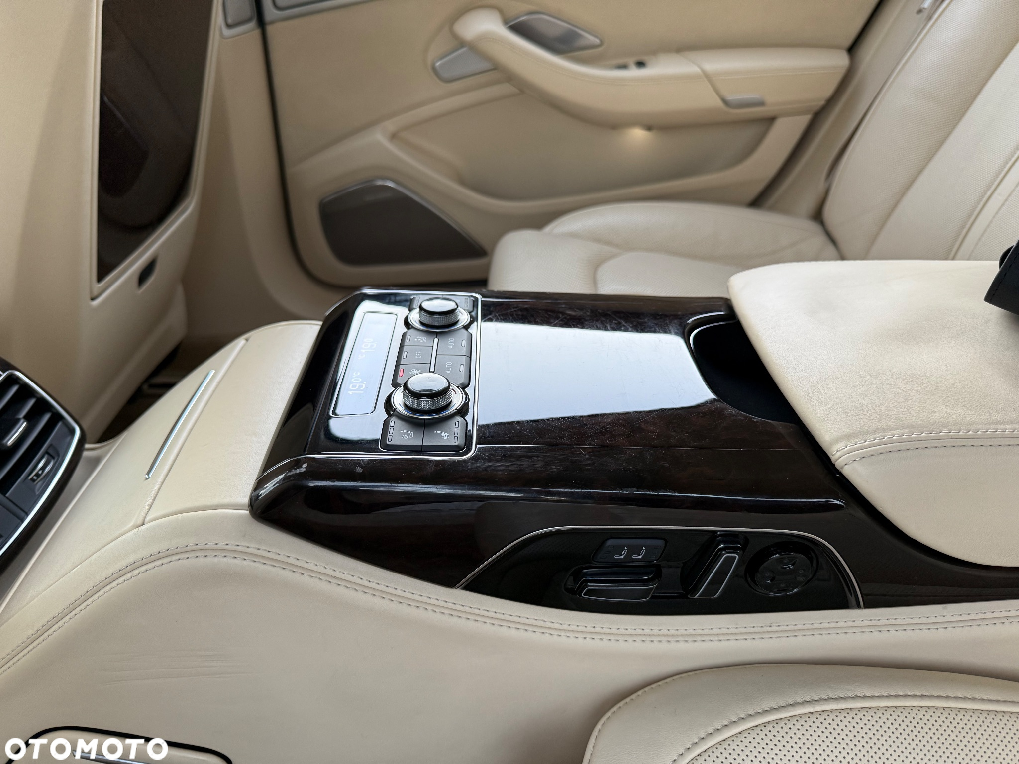 Audi A8 6.3 W12 FSI L Quattro - 16