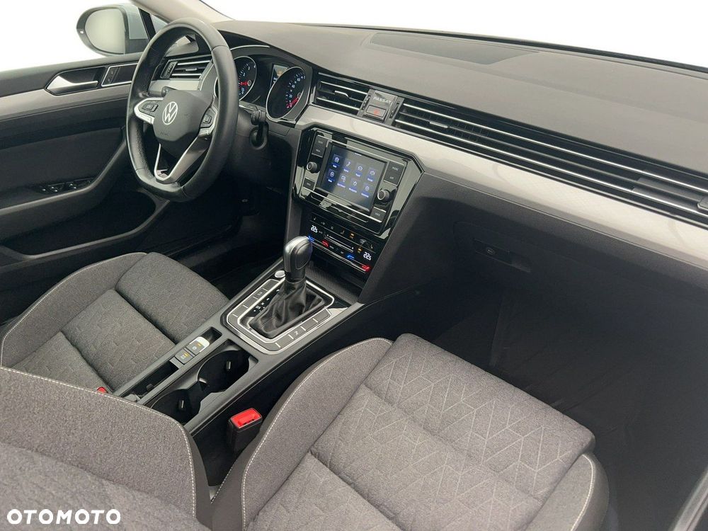 Volkswagen Passat - 15