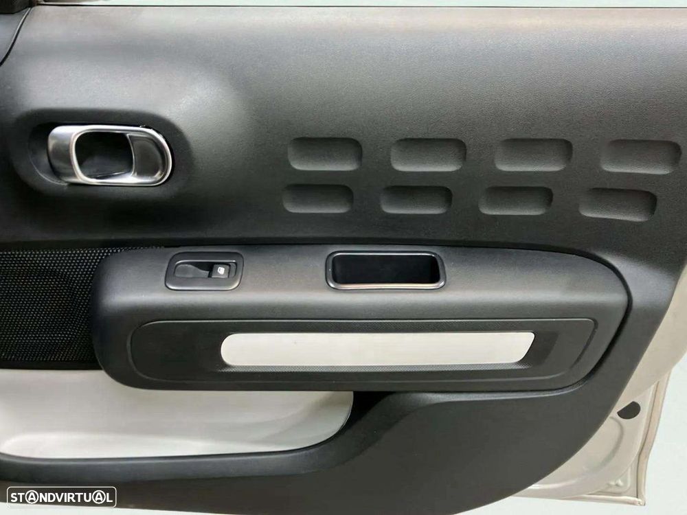 Citroën C3 1.2 PureTech Plus - 21