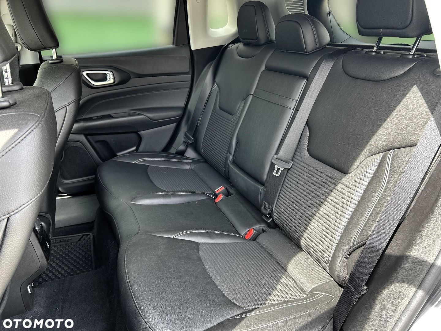 Jeep Compass - 16