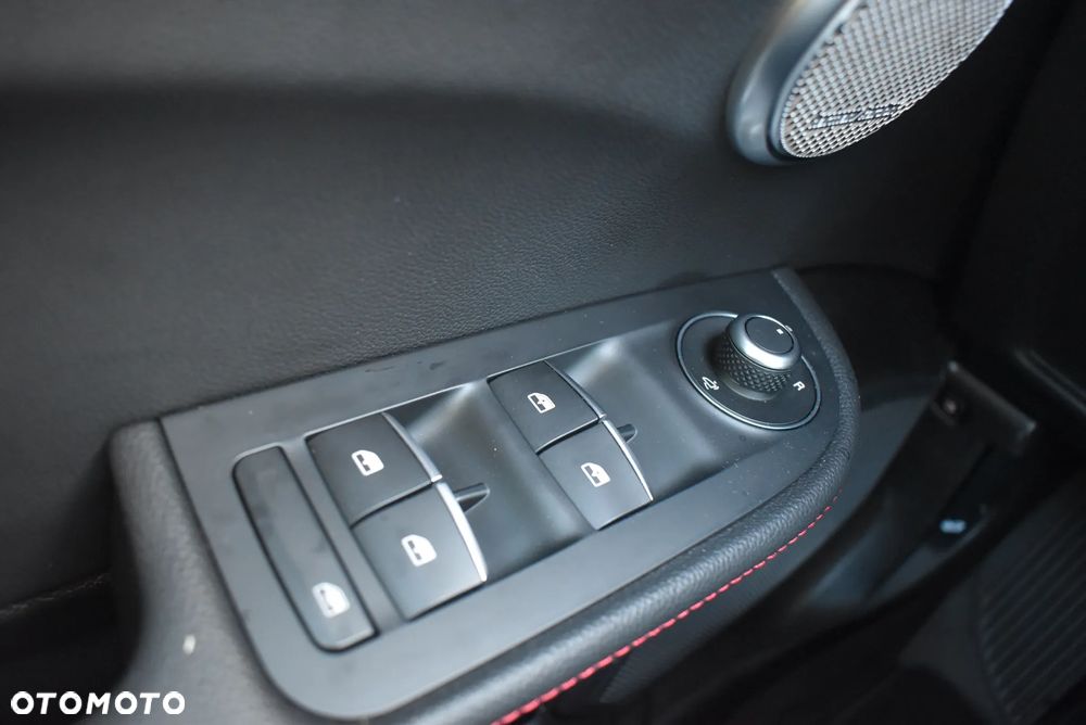 Alfa Romeo Giulia 2.0 Turbo Tributo Italiano Q4 - 23