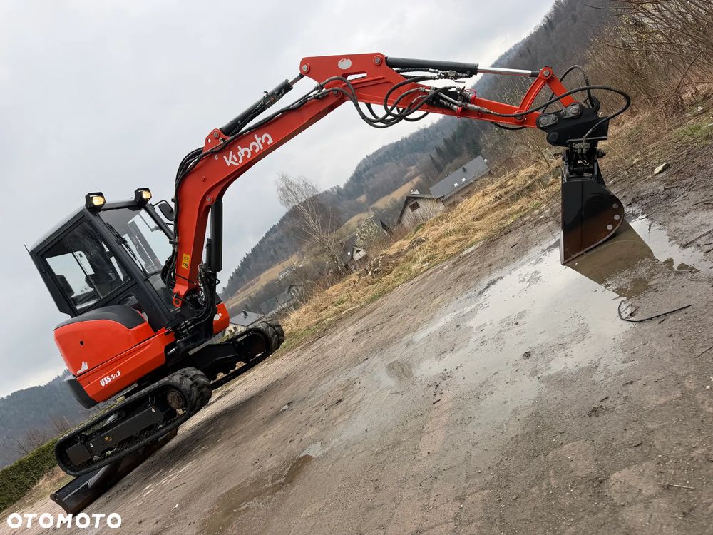 Kubota U35. koparka 3,7 tony. 2016 rok. 2000 mtg! Łyżka skarpowa Hydraulicznie uchylna. 3sekcje Hydrauliczne. zamki na tłokach. Jak nówka sztuka. Zadbana zero zużycia. Z gospodarstwa Norweskiego. Zmiana łyżek Hydrauliczna. LENHOFF. Zero luzów wycieków. Szybka wolna jazda. Gąski perfekt stan. OKAZJA TANIO - 23