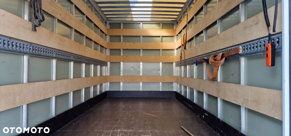 Mercedes-Benz Sprinter - 17