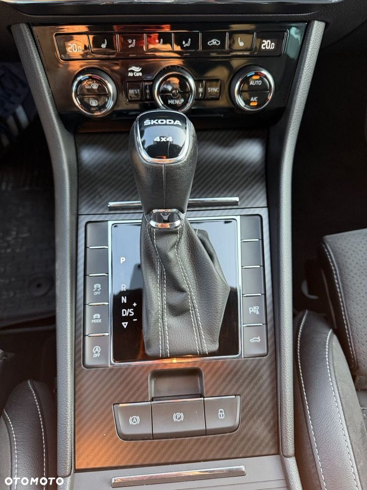Skoda Superb 2.0 TDI SCR Sportline DSG - 11
