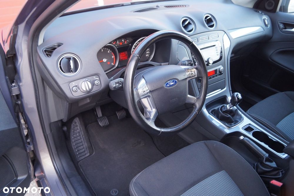 Ford Mondeo - 17
