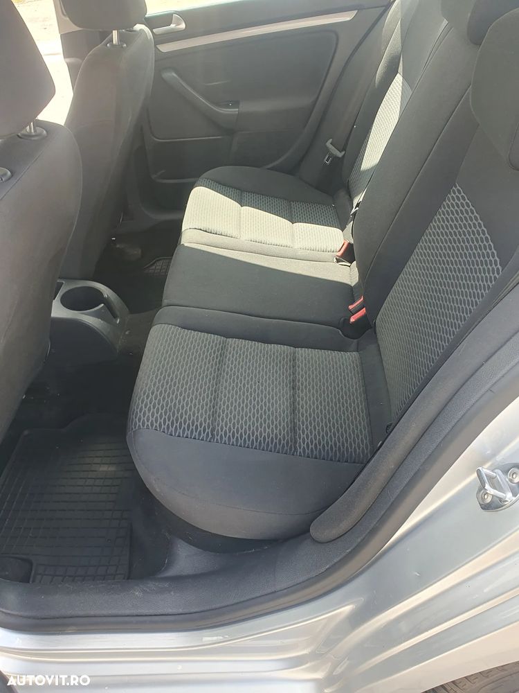 Volkswagen Golf 1.6 TDI DPF Style - 11