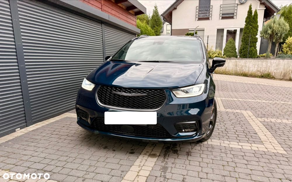 Chrysler Pacifica - 2