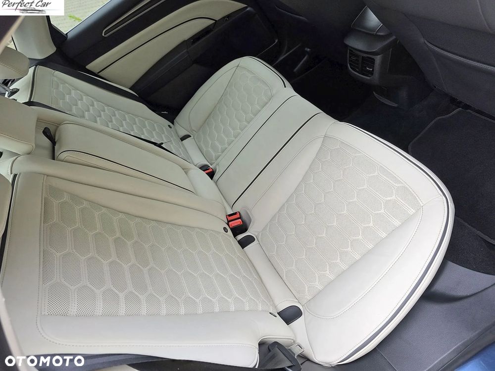 Ford Mondeo 2.0 Hybrid Vignale Plus - 25