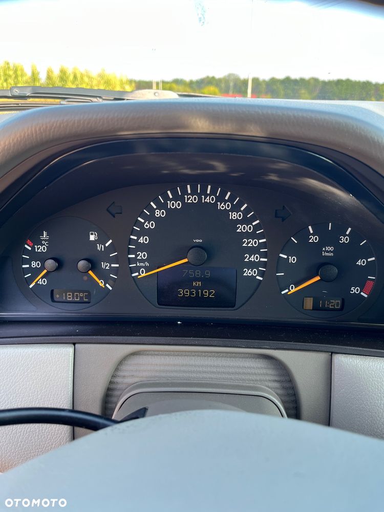 Mercedes-Benz Klasa E - 8