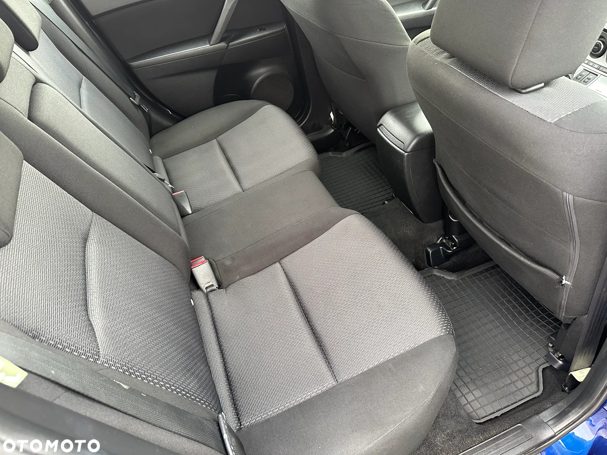Mazda 3 2.0 Exclusive + - 24