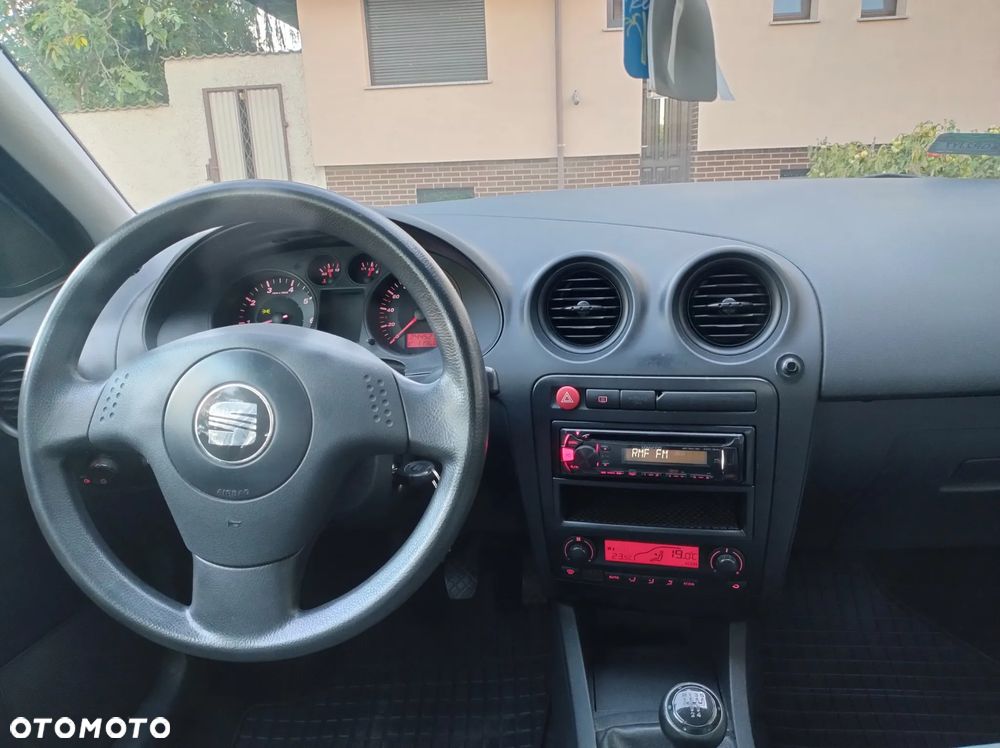 Seat Ibiza 1.4 16V Stylance - 10