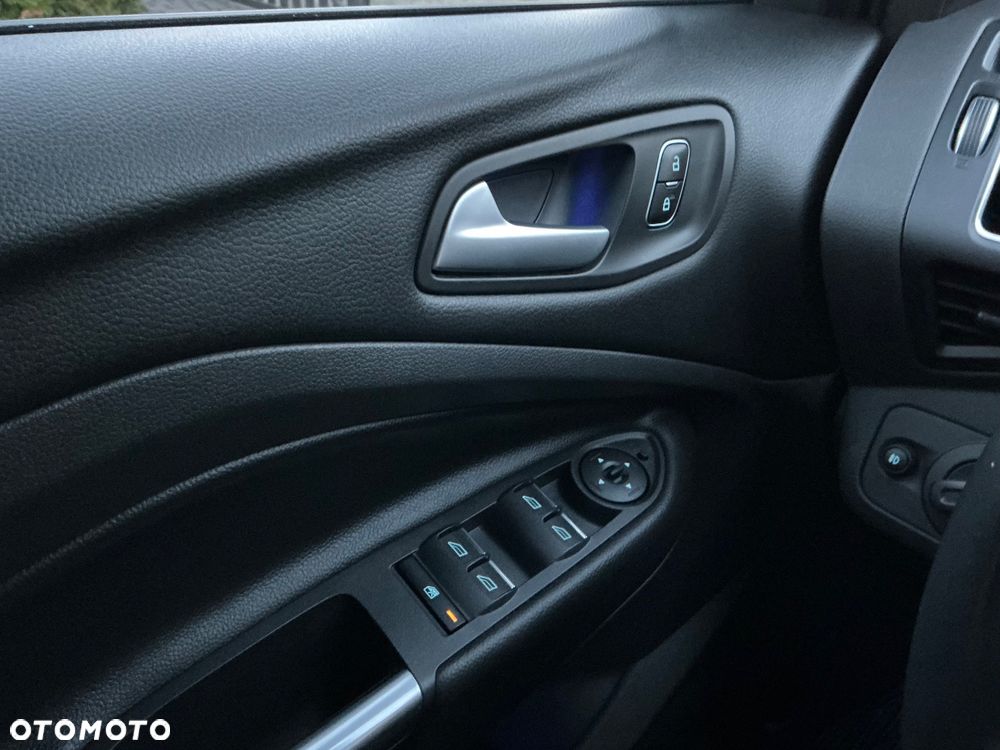 Ford Kuga - 30