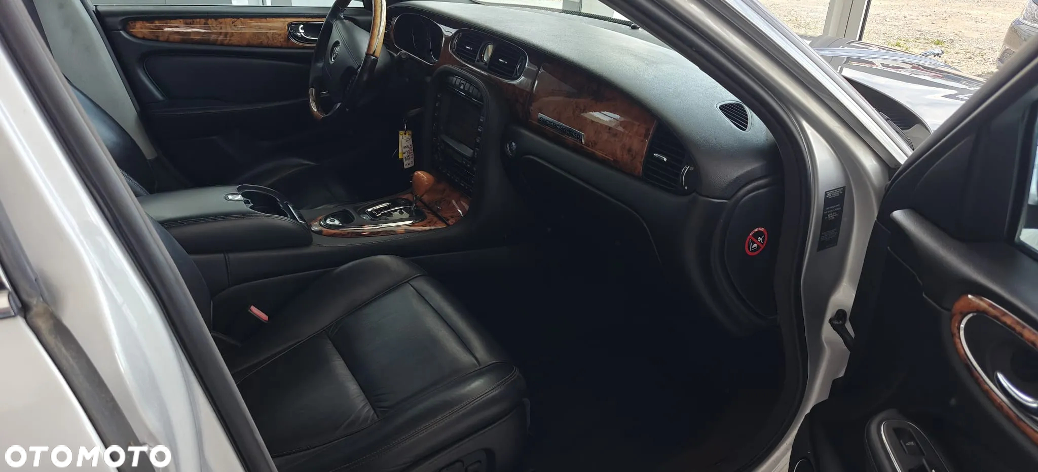 Jaguar XJ Super V8 LWB - 11