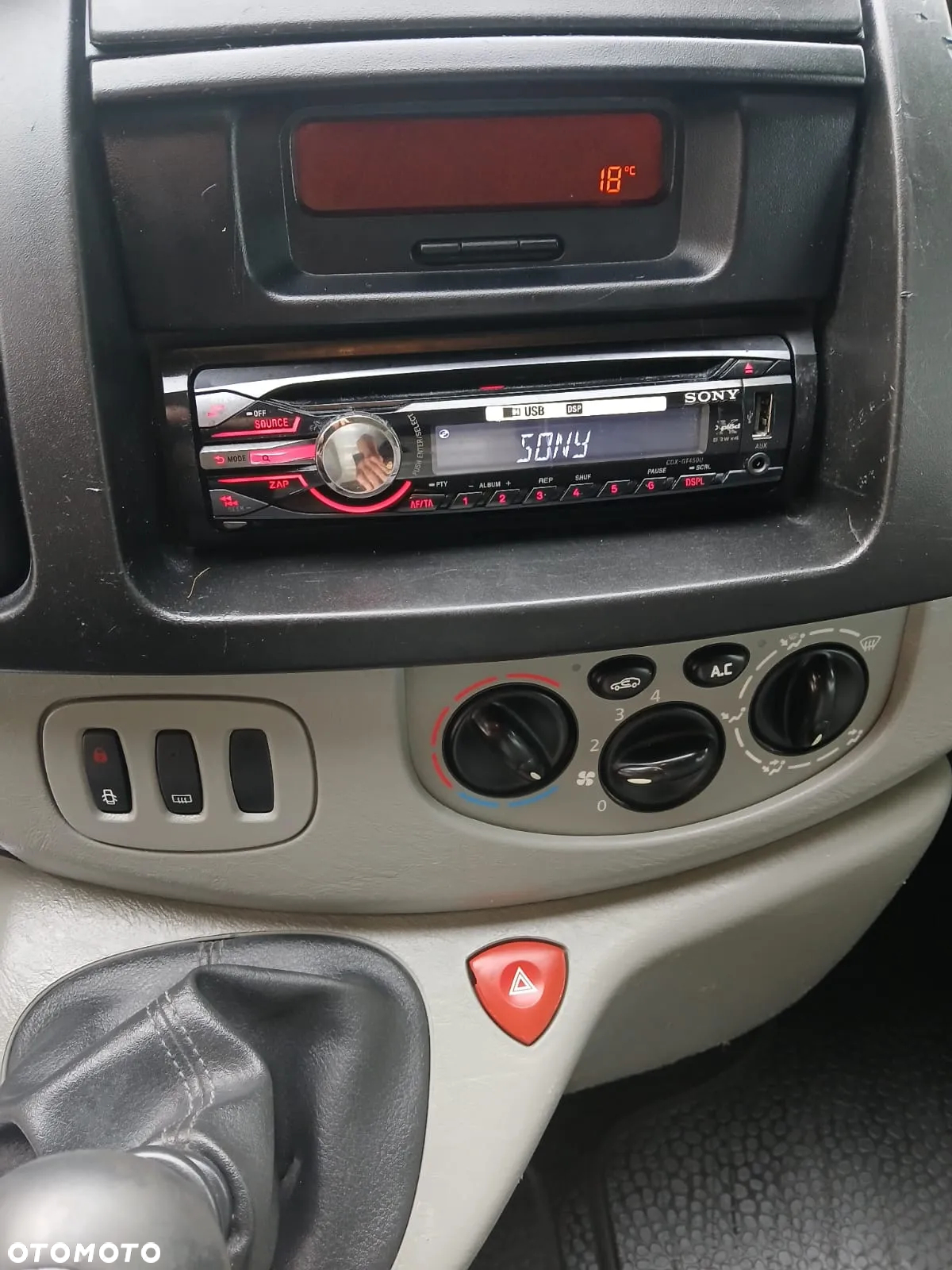 Renault TRAFIC - 32
