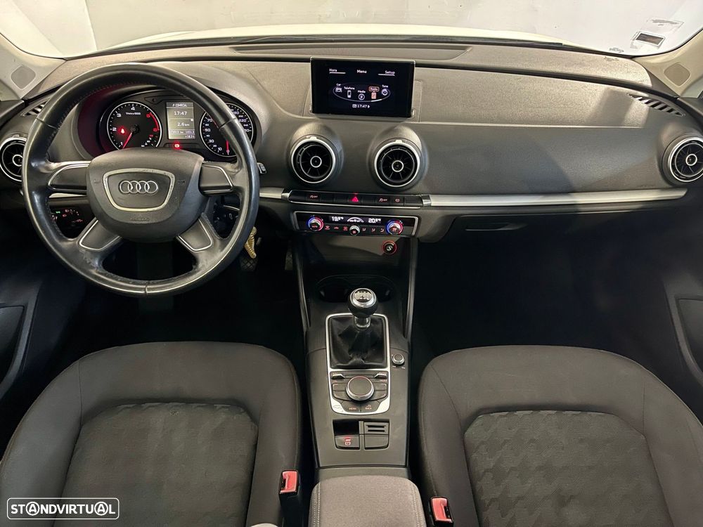 Audi A3 Sportback 1.6 TDI Advance - 4