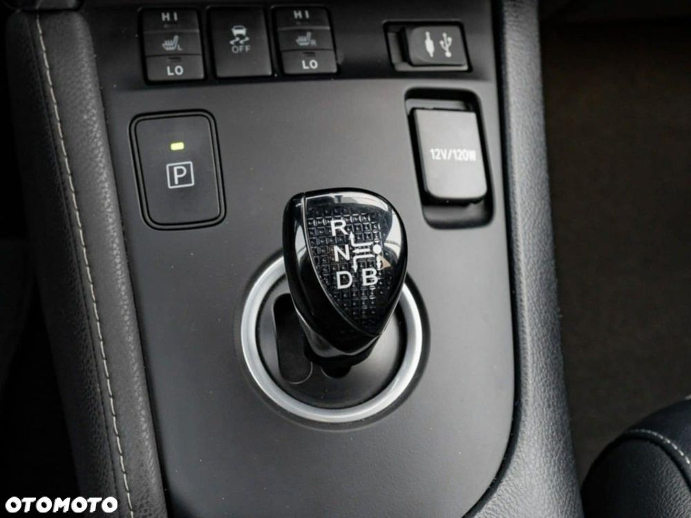 Toyota Auris Hybrid 135 Selection - 14