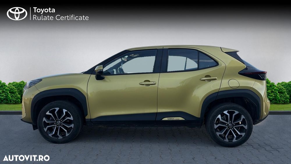 Toyota Yaris Cross 1.5 VVT-i HSD 4x2 Dynamic - 3