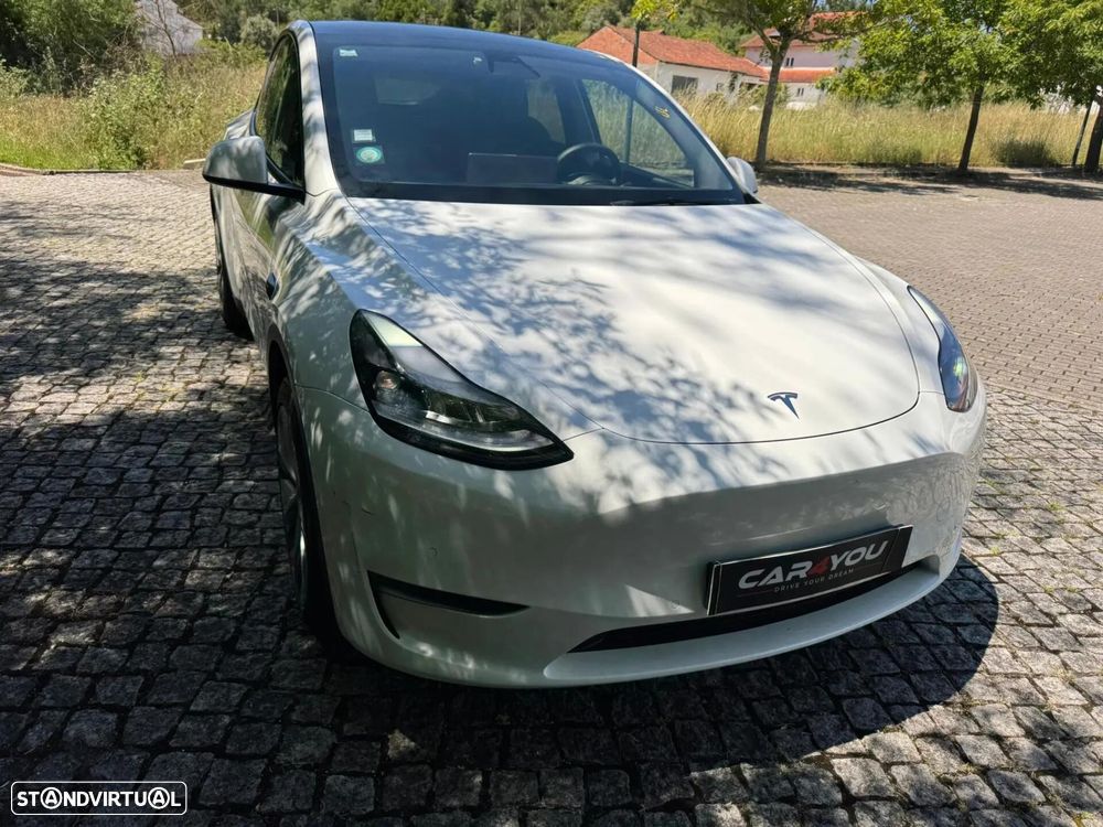 Tesla Model Y Long Range Dual Motor AWD - 11