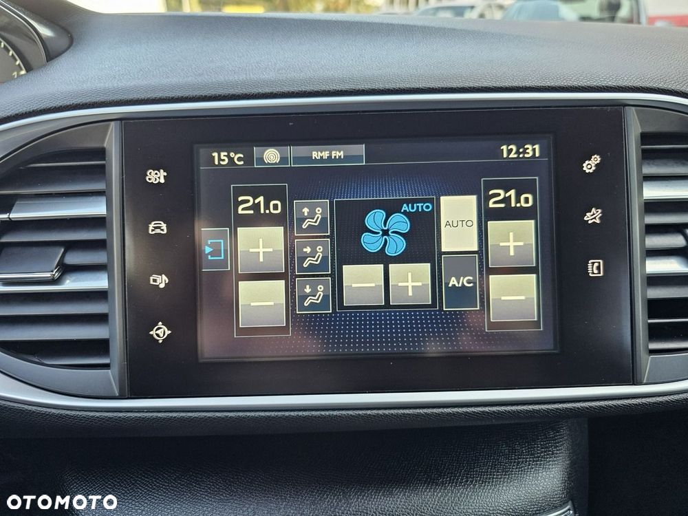 Peugeot 308 - 24