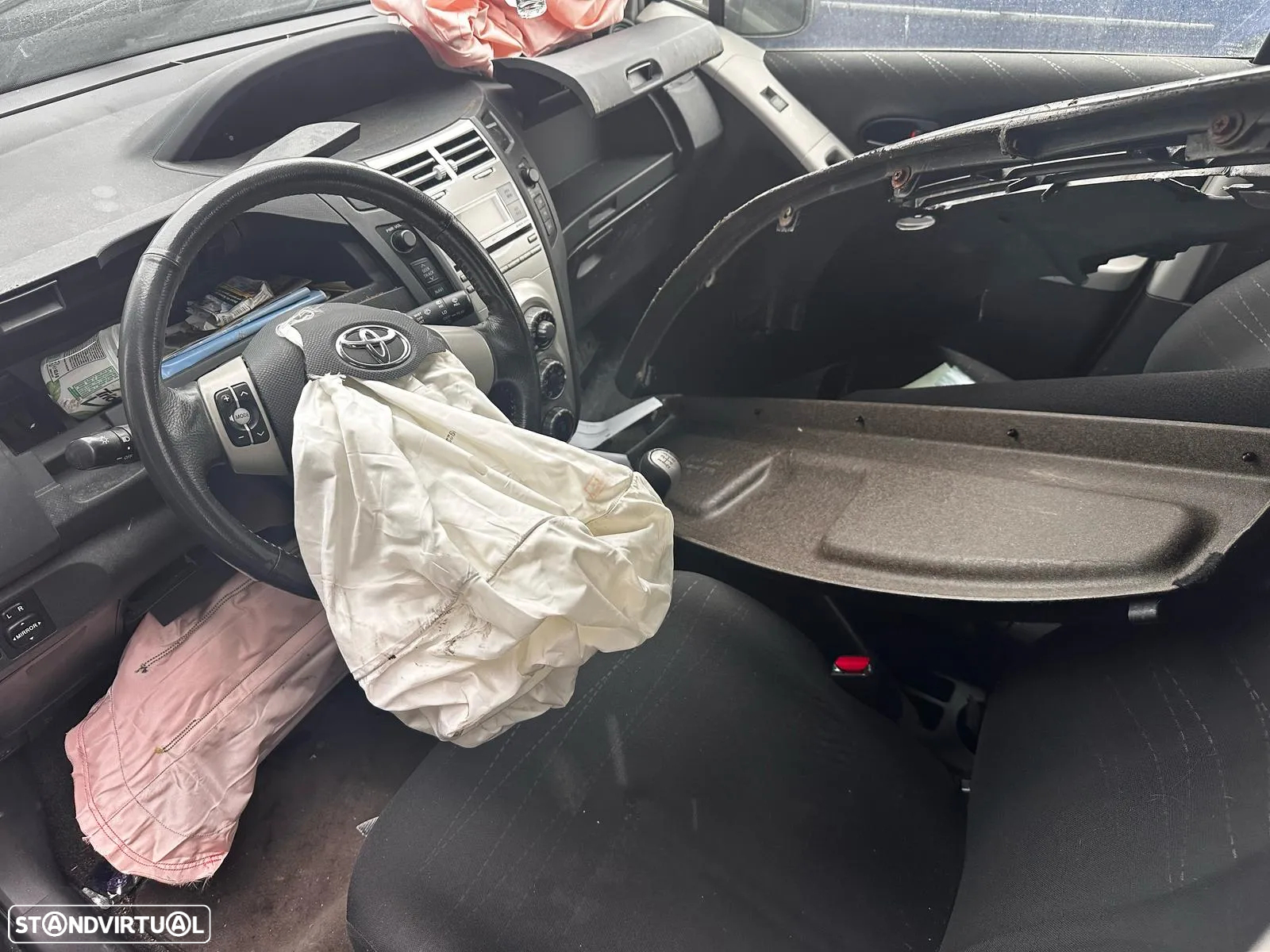 Toyota Yaris II 1.0 VVT-i de 2005 para peças - 5