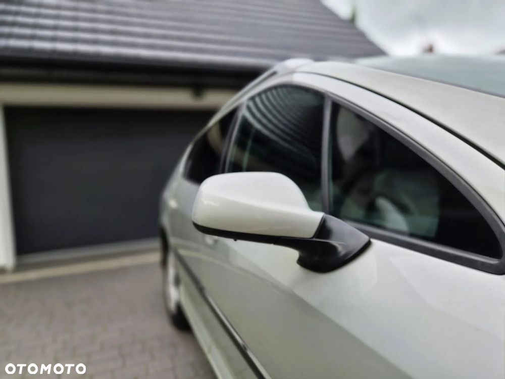 Peugeot 407 - 32