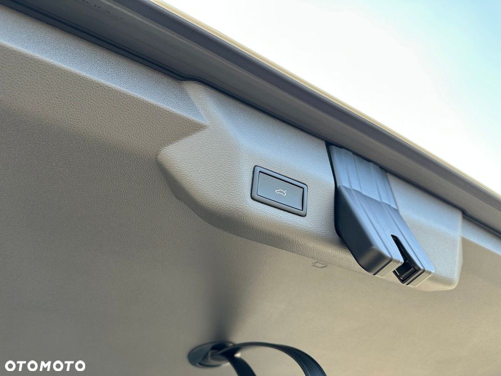 Volkswagen multivan Nowy Multivan L1 2.0 TDI 150 KM DSG 7 biegowa FWD - 37