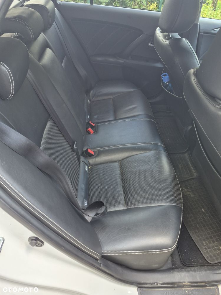 Toyota Avensis - 6