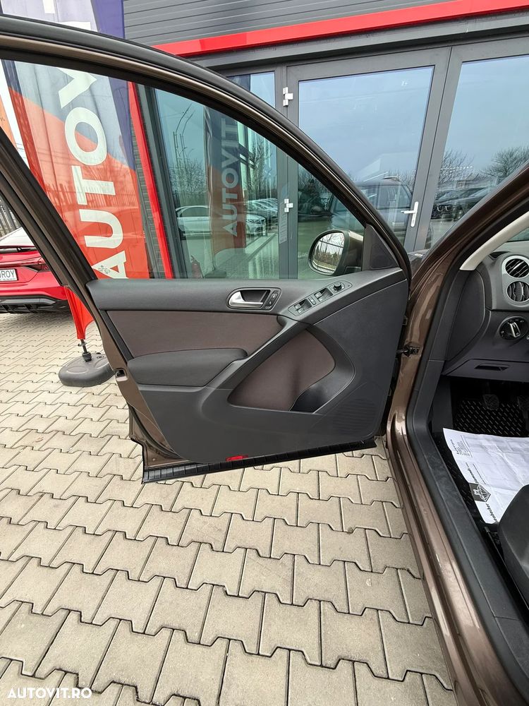 Volkswagen Tiguan 2.0 TDI DPF 4Motion BlueMotion Technology Track & Style - 36