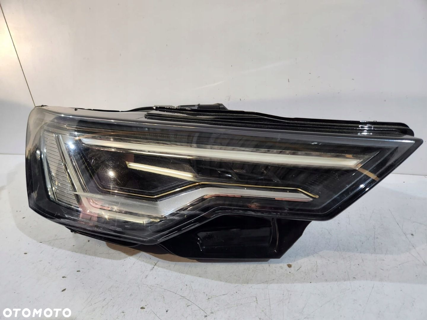 AUDI A6 C8 Lampa przednia Full Led Prawa - 17179 - 2