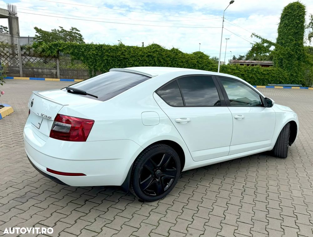 Skoda Octavia 2.0 TDI DSG Style - 5