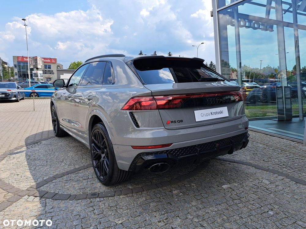 Audi RS Q8 - 8