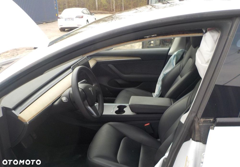 Tesla Model 3 - 19