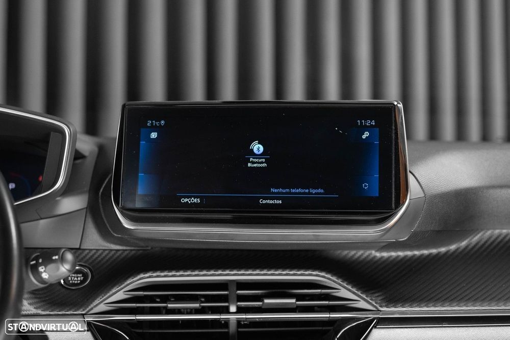 Peugeot 2008 1.5 BlueHDi Allure EAT8 - 22