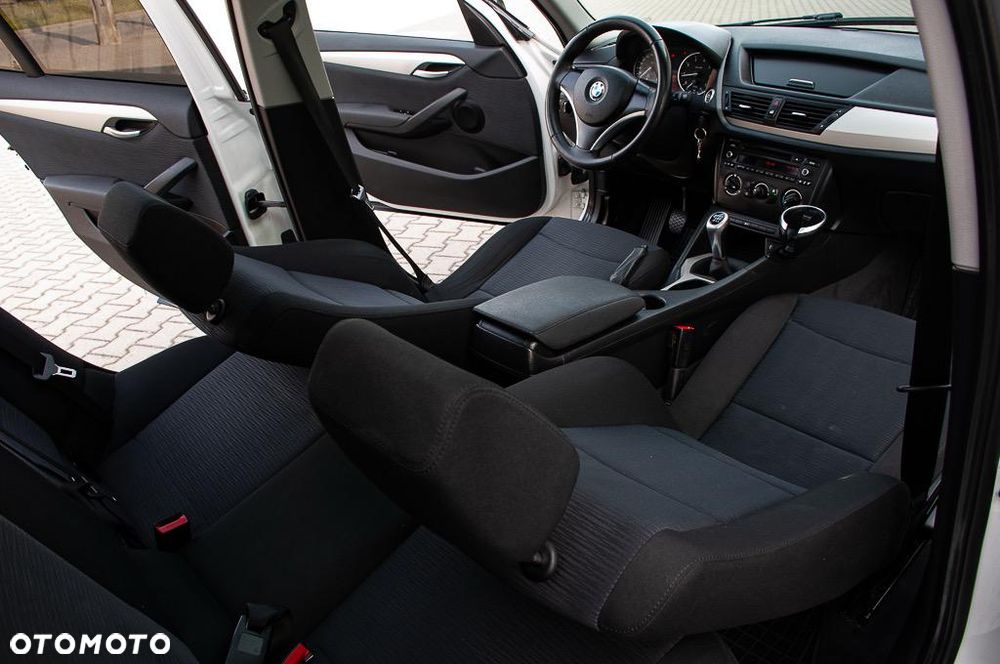 BMW X1 sDrive18i - 9