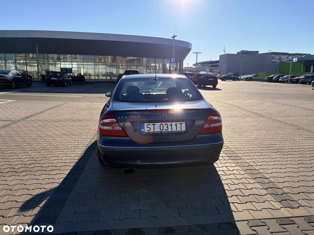 Mercedes-Benz CLK - 21