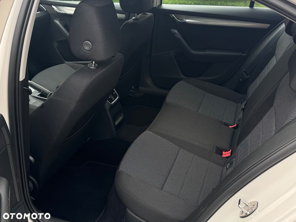 Skoda Octavia 1.6 TDI Ambiente - 12