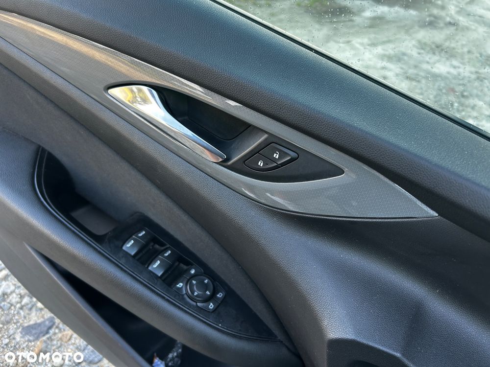 Opel Insignia - 19