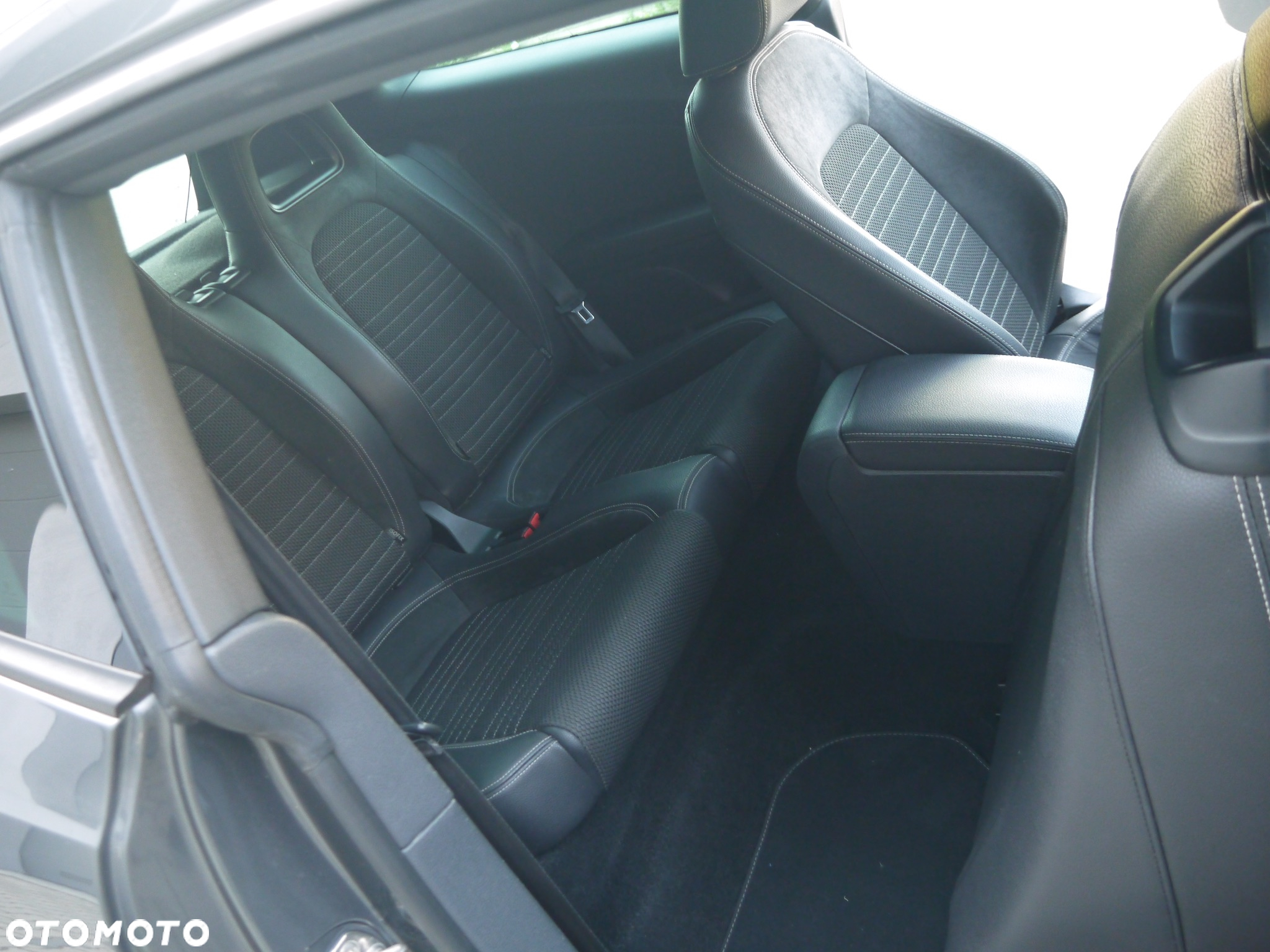 Volkswagen Scirocco 2.0 TDI - 17