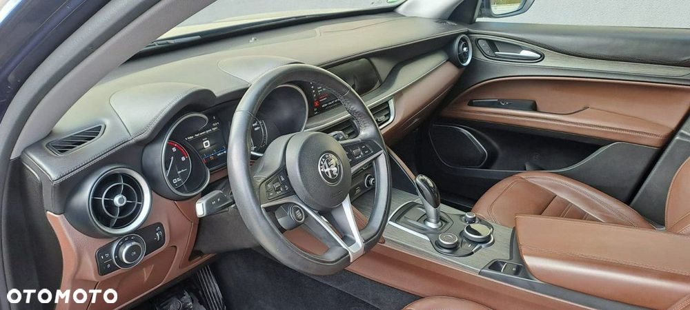 Alfa Romeo Stelvio 2.2 JTDM Veloce Q4 - 11
