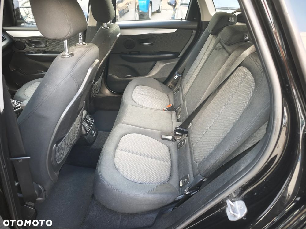BMW Seria 2 216d Advantage - 31