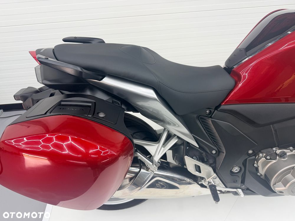 Honda VFR - 14