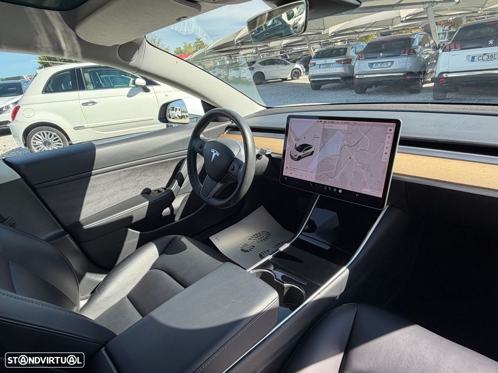 Tesla Model 3 - 10