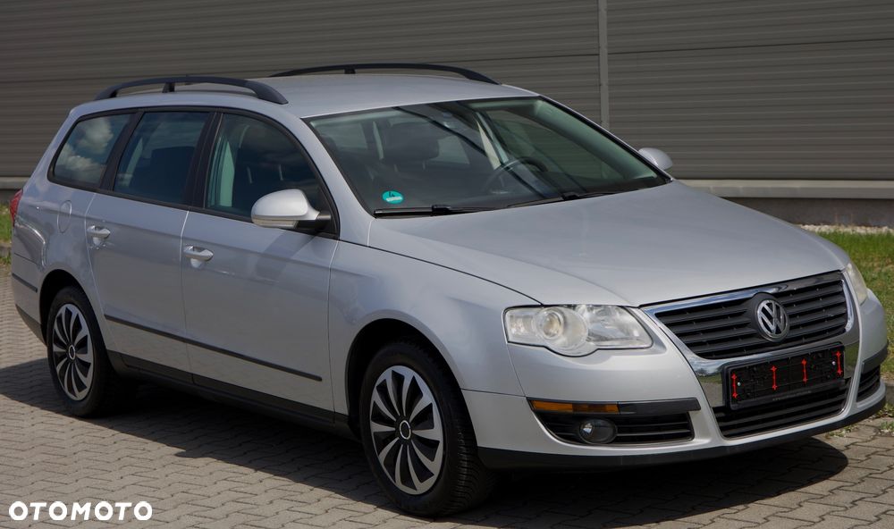 Volkswagen Passat 1.6 FSI Trendline - 18