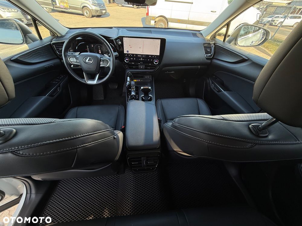 Lexus NX 450h+ Omotenashi AWD - 11