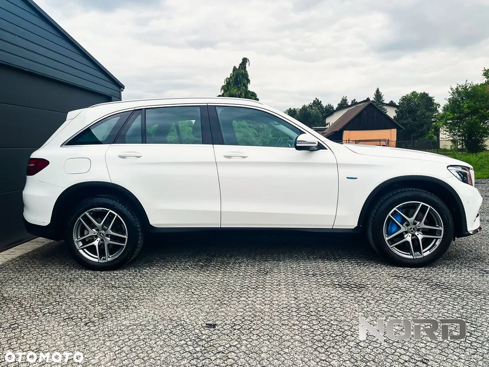 Mercedes-Benz GLC 350 e 4Matic 7G-TRONIC AMG Line - 3