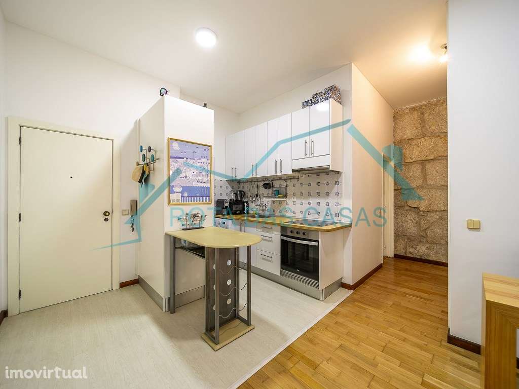 BAIXA DE PREÇO - Apartamento na Ribeira do Porto - Grande imagem: 2/15